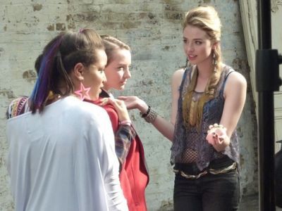skins-series-5-behind-the-scenes-of-the-promo-pics-shoot-skins-18172124-400-300